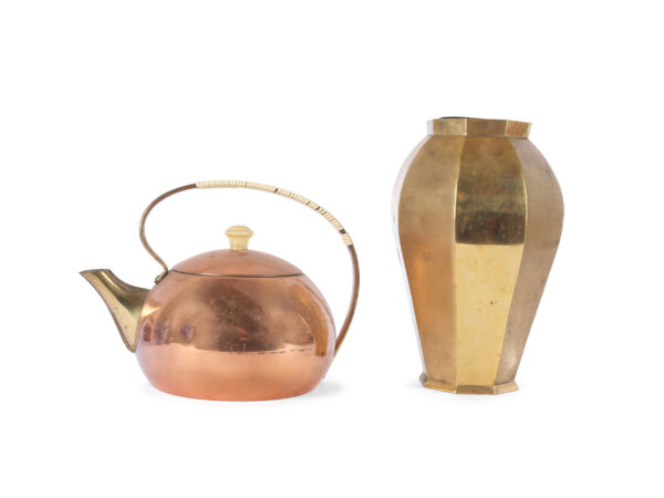 Vase und Teekanne in der Art von Carl Auböck