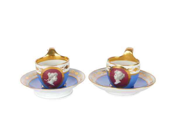 Paar Mokkatassen mit Untertassen