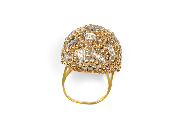 Damenring in kugeliger Form